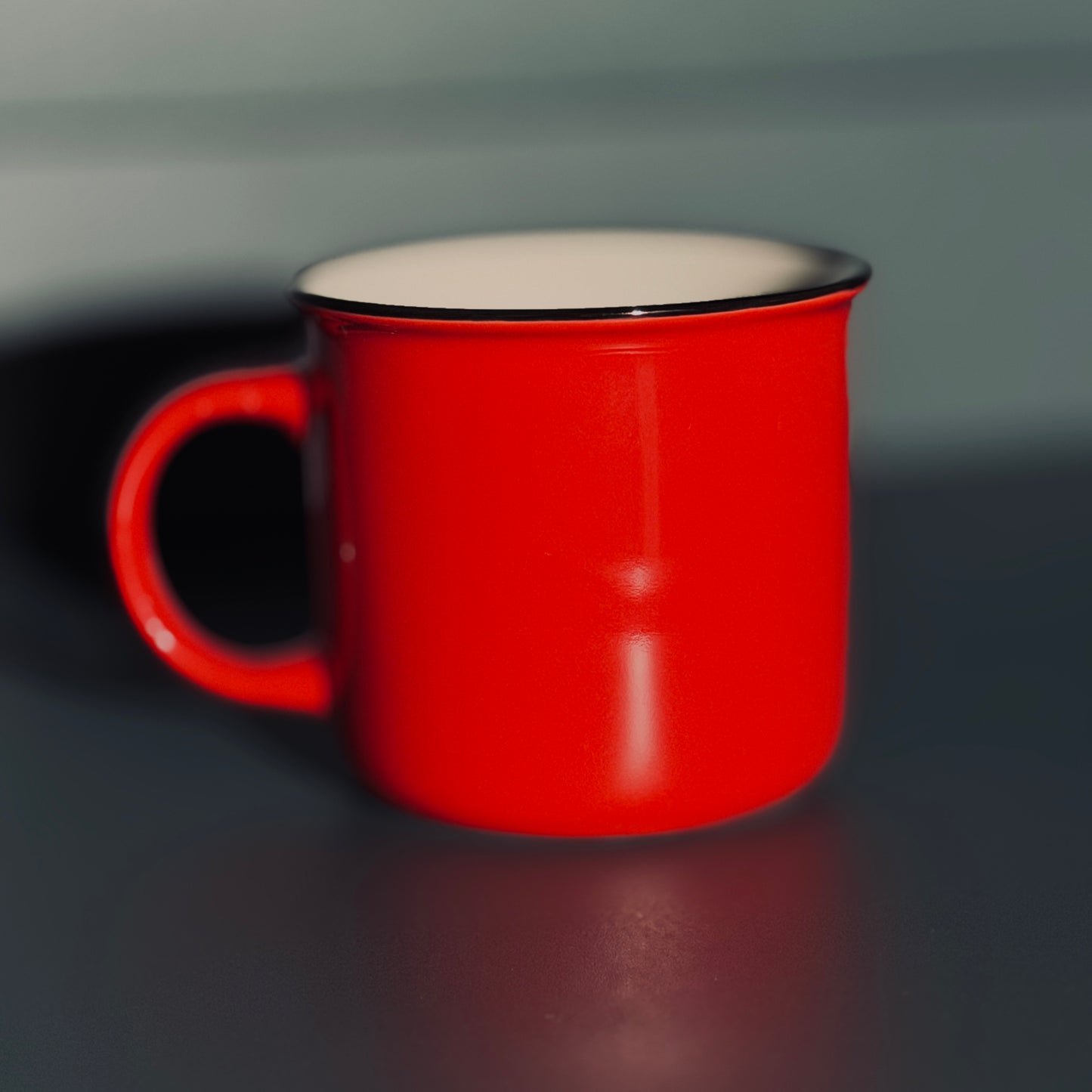 Retro-Tasse Keramik rot