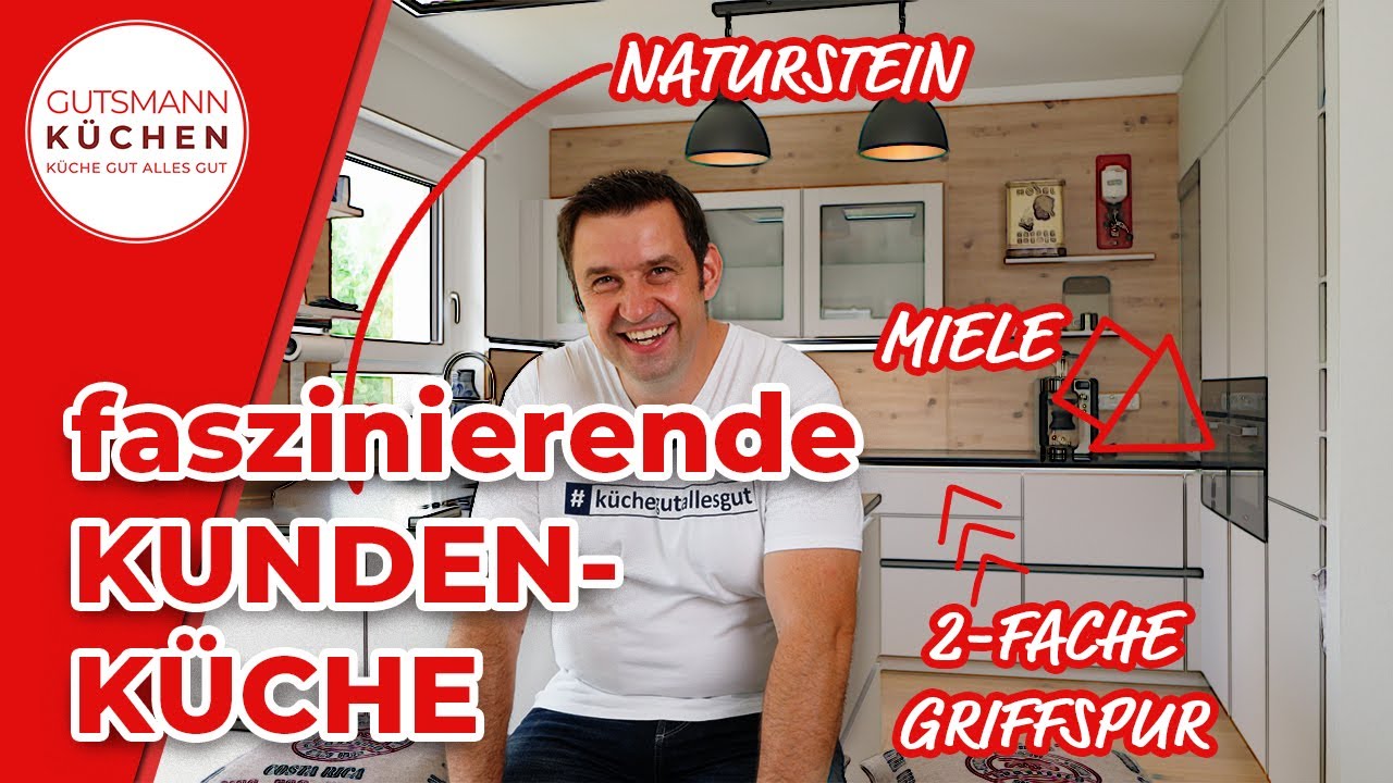 Blaupause: Grifflose Wohnküche mit Naturstein als offene Planung